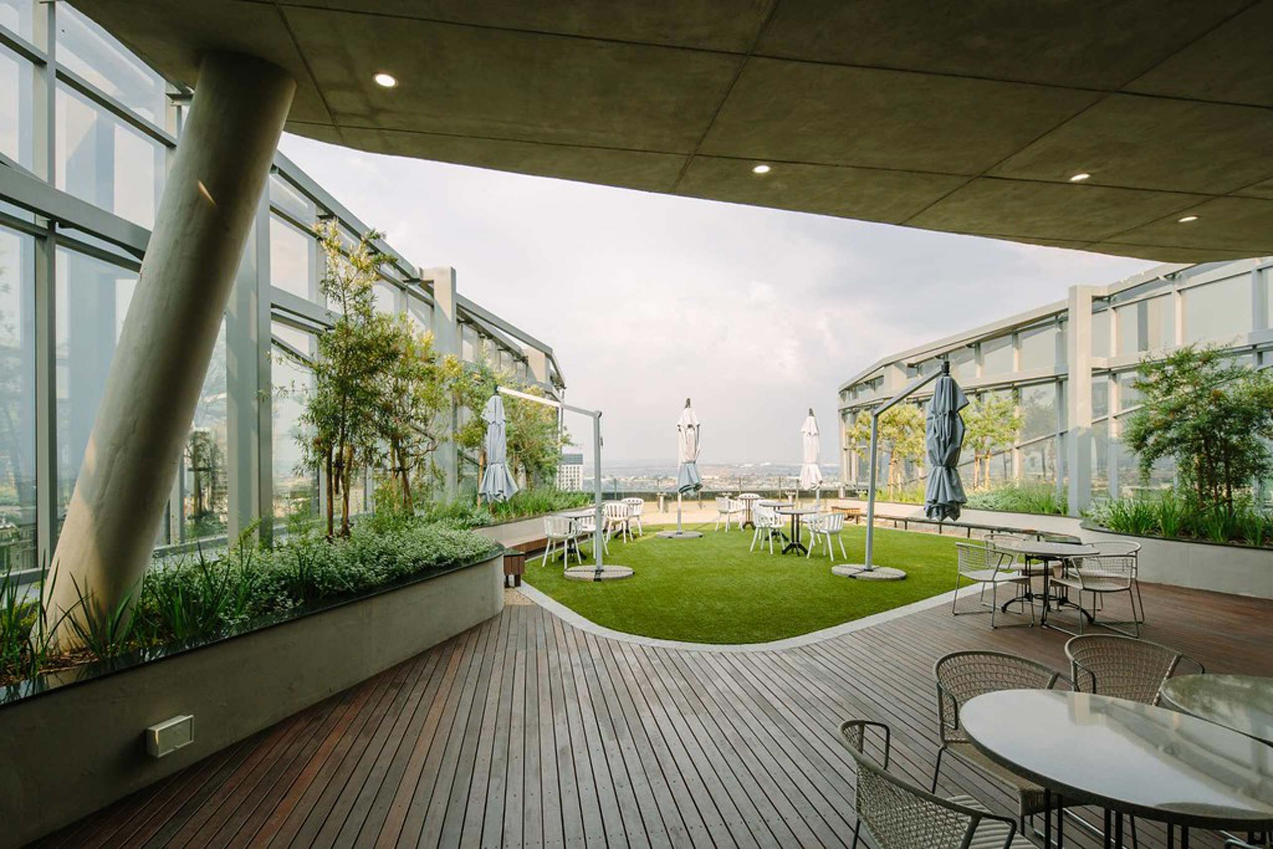 140 West — image 6