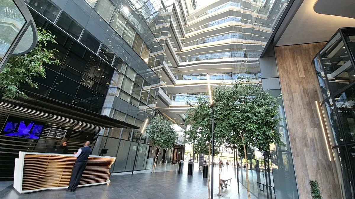 140 West — image 5