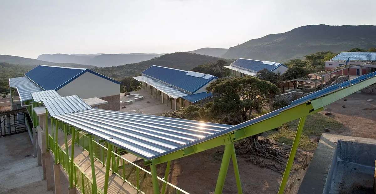 Vele Secondary School — image 2