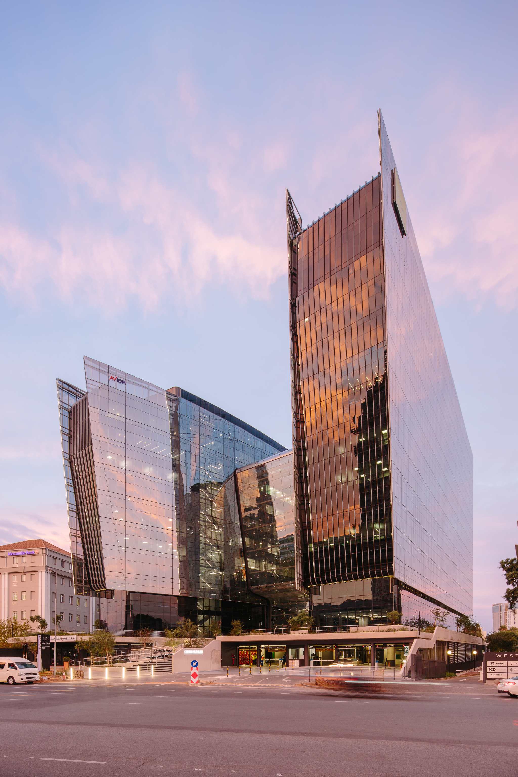 140 West — image 3